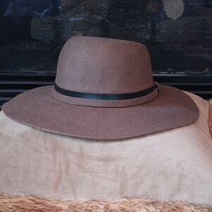 Anna & Ava Brown Wide-Brim Felt Fedora with Black Band